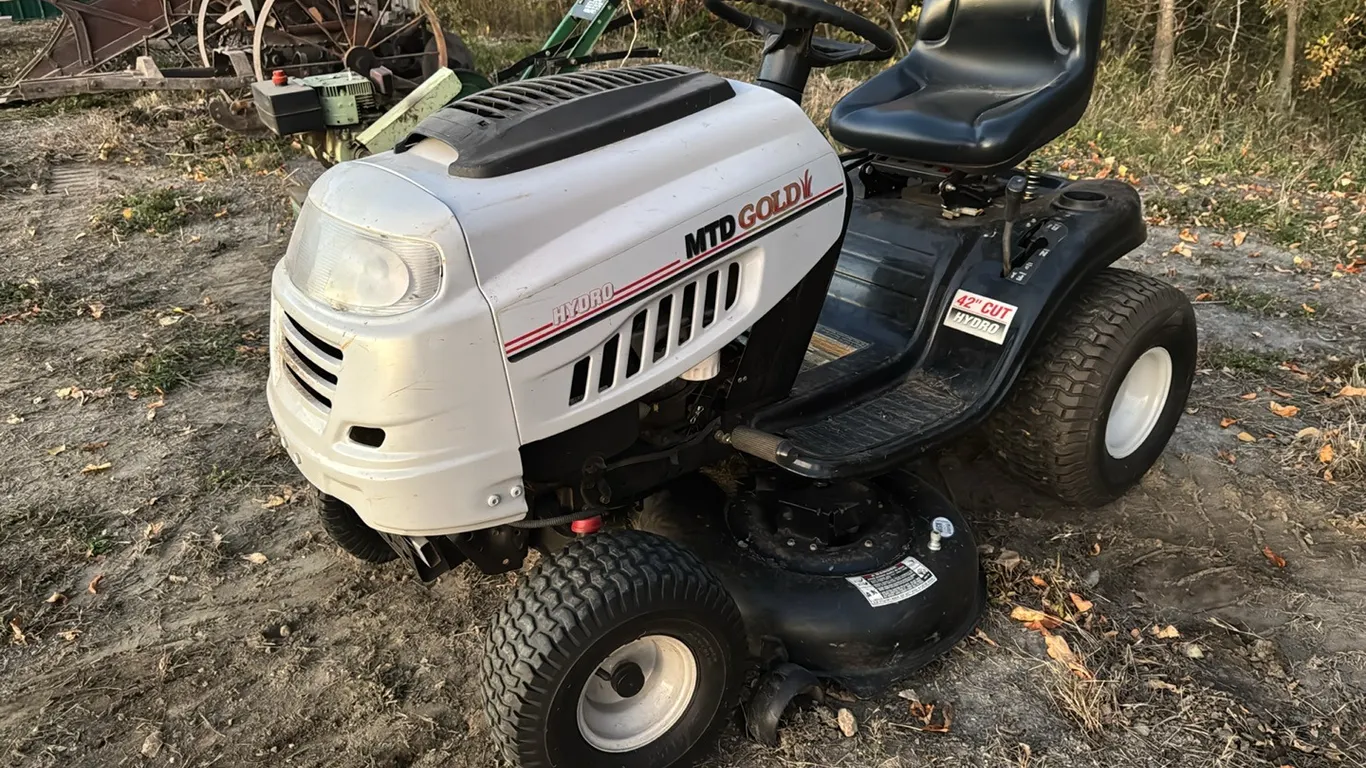 MTD Gold Hydro lawn tractor