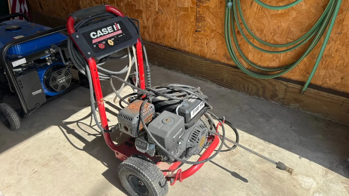 Case IH 3100 psi portable pressure washer