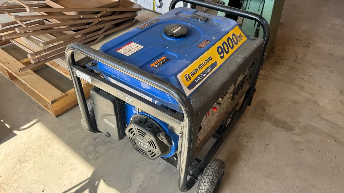 New Holland 9000w generator w/ 15 hp engine