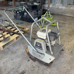 Master P5000 vibratory plate compactor