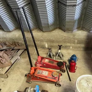 2) 20T Bottle jacks w/ 2) floor jacks & 2) 3T jack stands