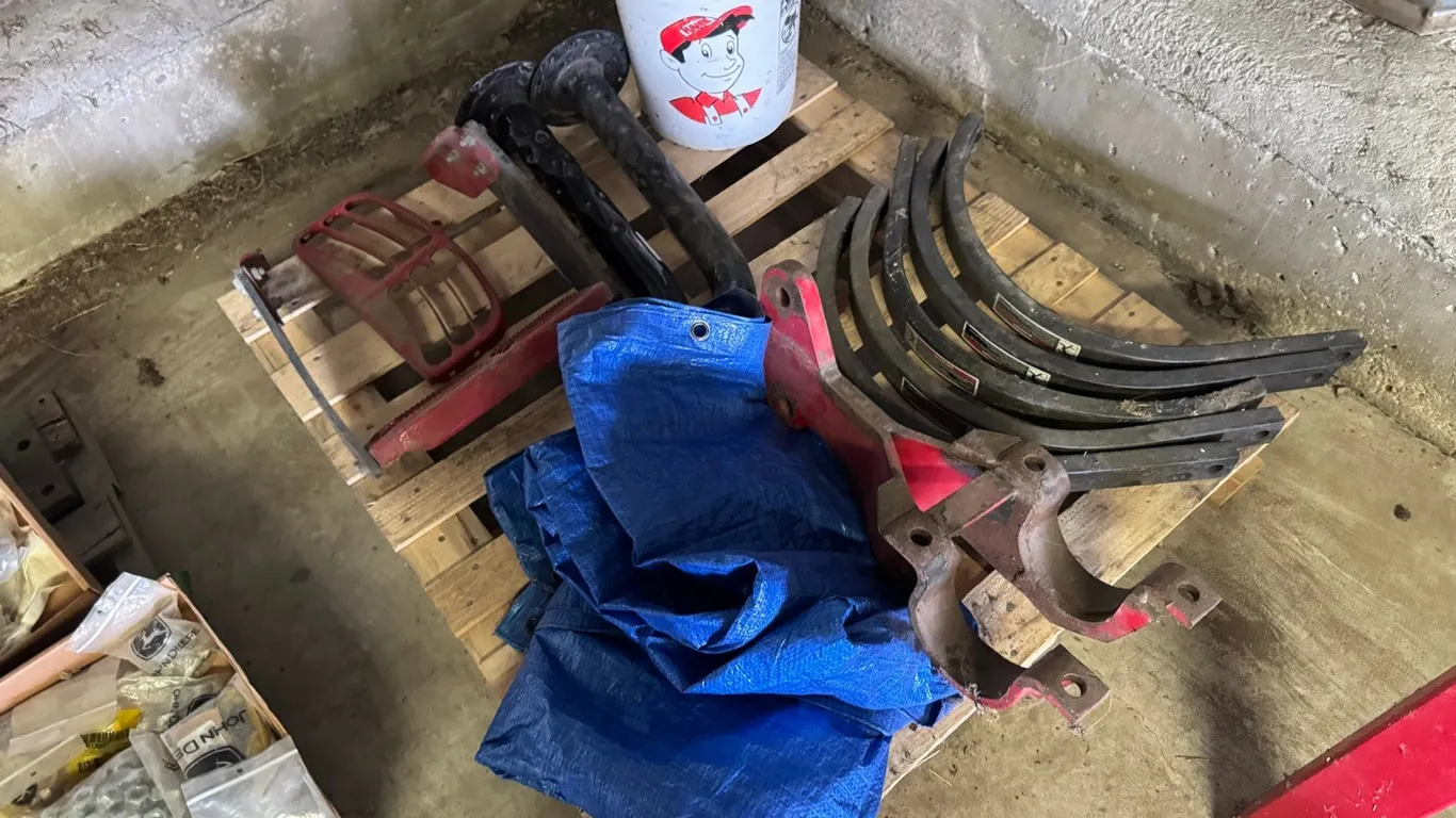 Assorted parts & hardware w/ tarp