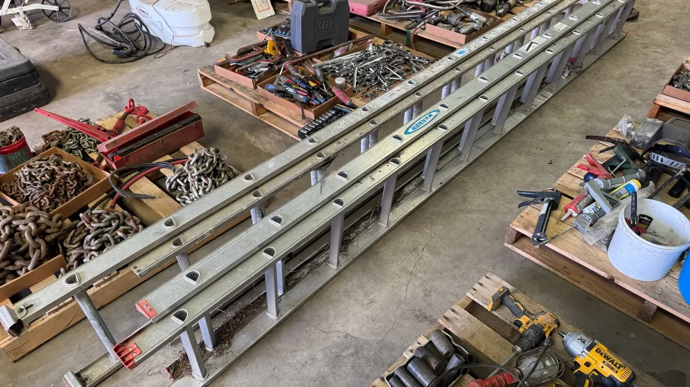2) 24' Alum extension ladders