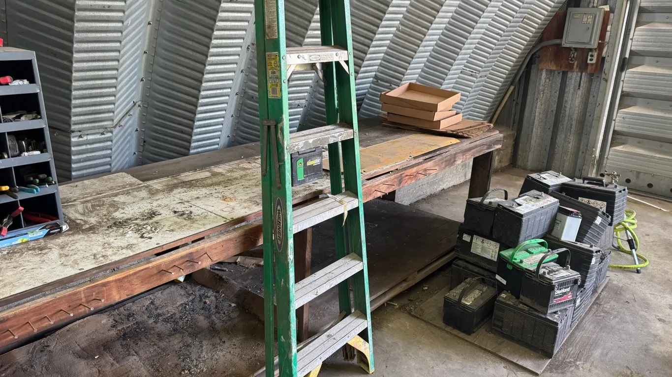 Werner 8' step ladder