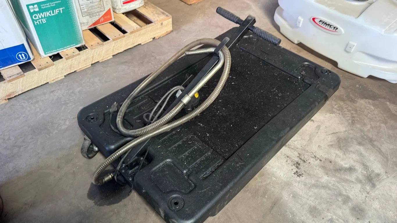 Portable oil basin