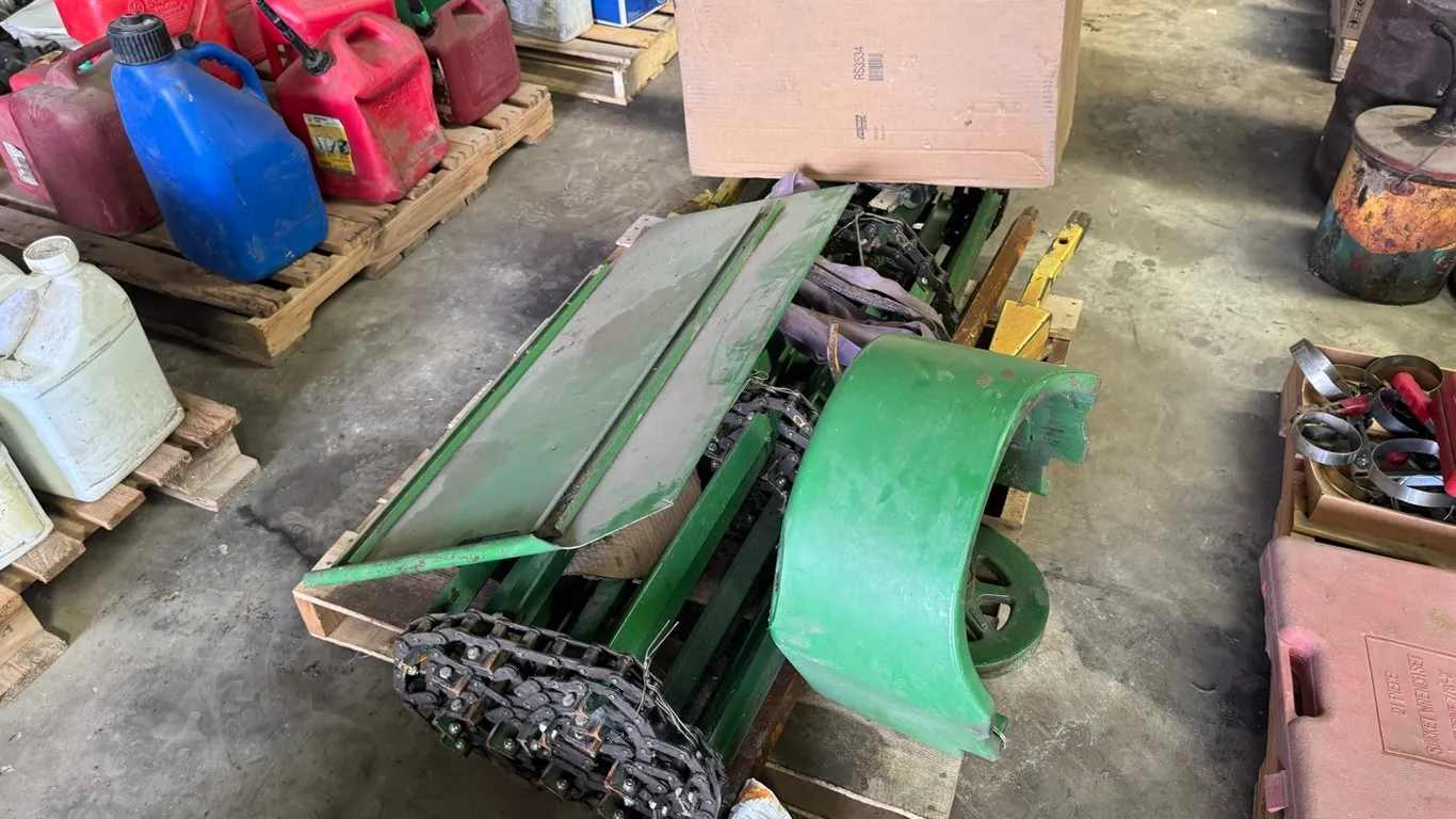 JD feeder house chain w/ assorted parts