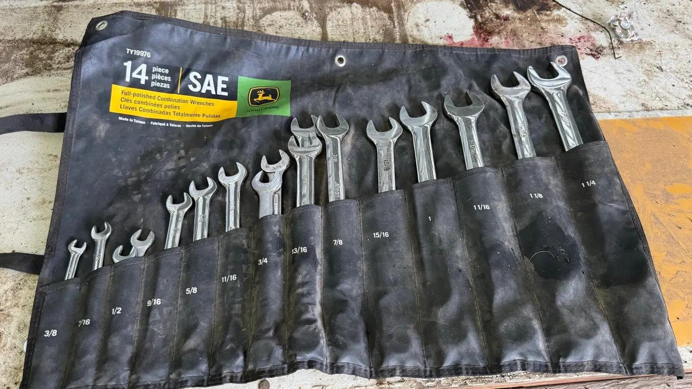 John Deere 14pc 3/8"-1 1/4" SAE combination wrench set