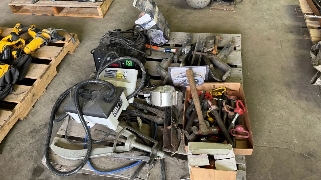 JD 200 amp battery charger/booster w/ assorted tools & hardware