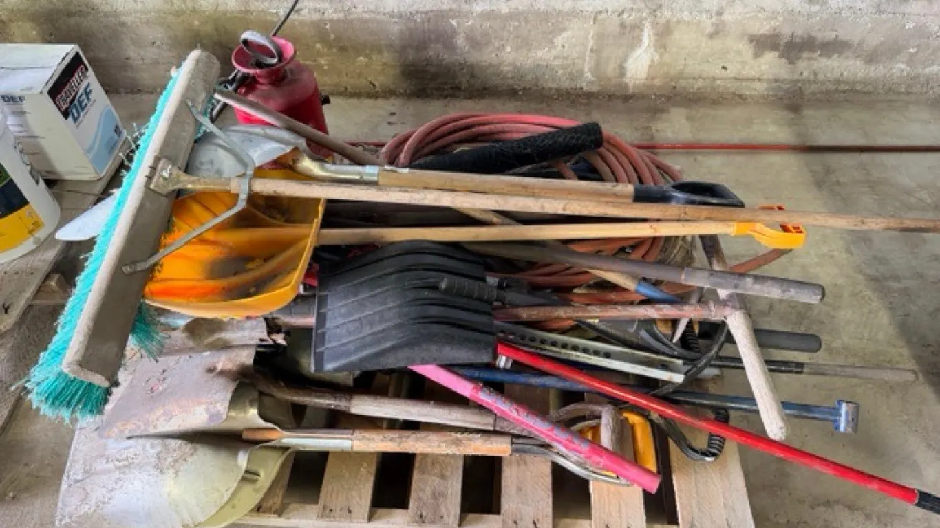 Large quantity of assorted yard tools