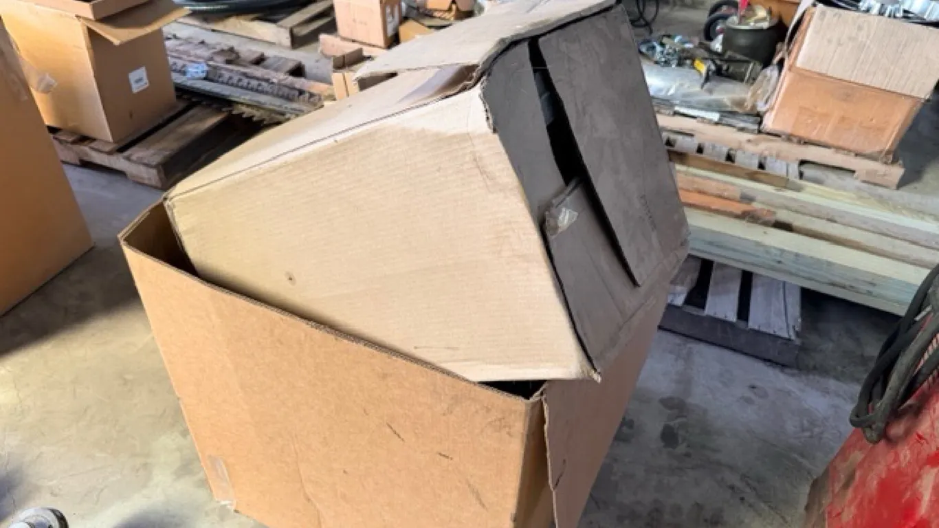 Large quantity of assorted JD air filters