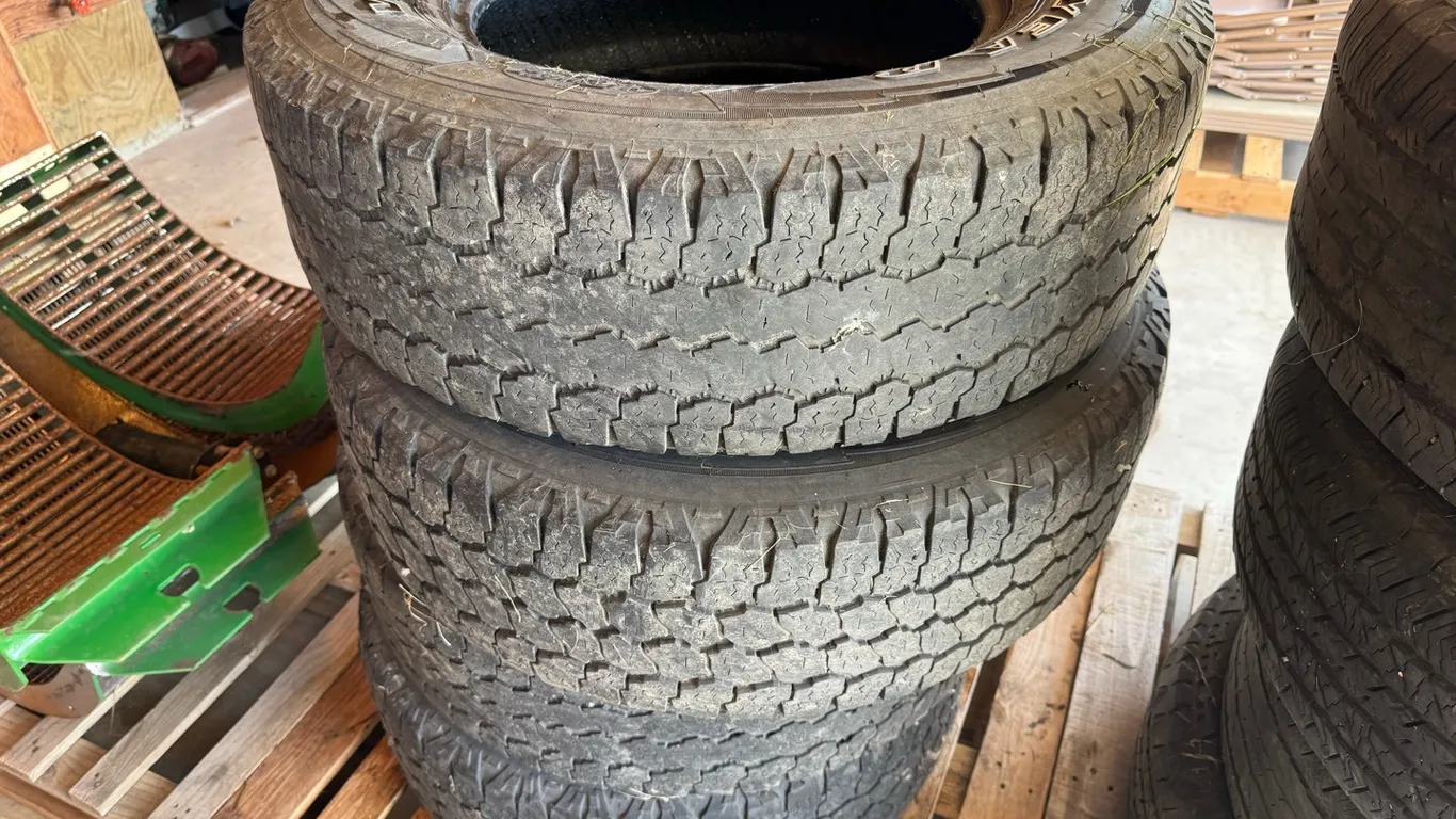 4) Goodyear Wrangler LT 275/70R18 tires
