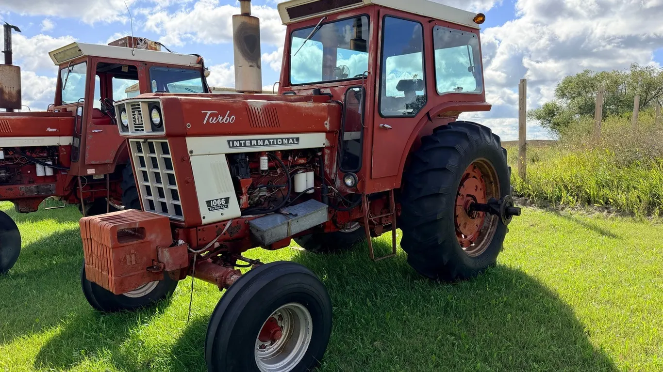 International Farmall 1066 Turbo