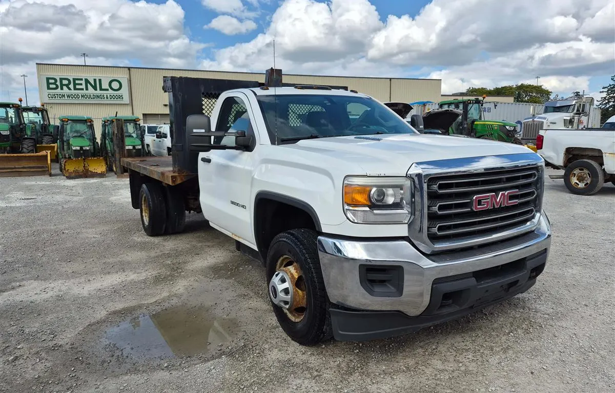 2015 GMC Sierra 3500HD 4x4 Flatbed Truck
UNRESERVED