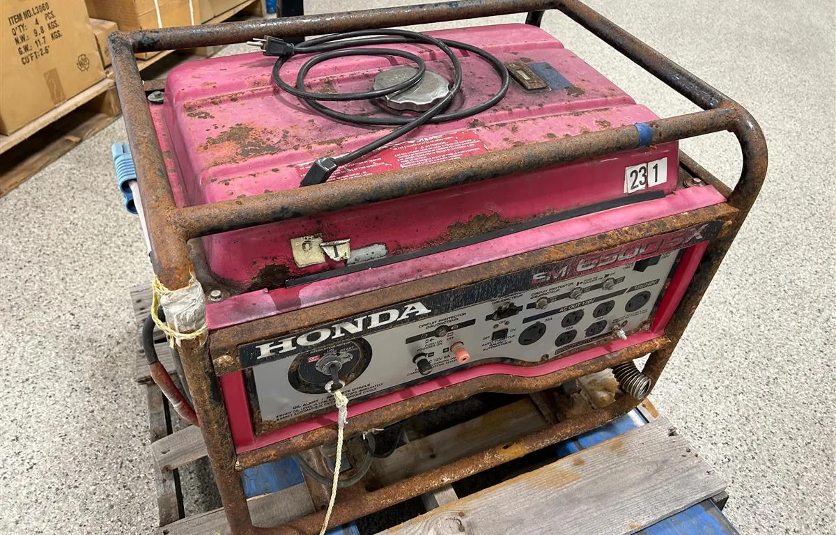 Honda EM6500SX Portable Generator (Asset # 6934-10)
UNRESERVED