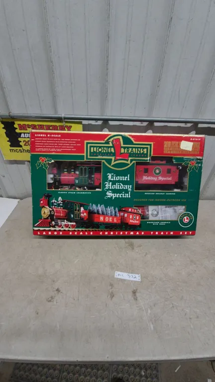 Lionel Trains American Legend G-Scale Holiday Special Christmas Train Set, Classic Steam Locomotive