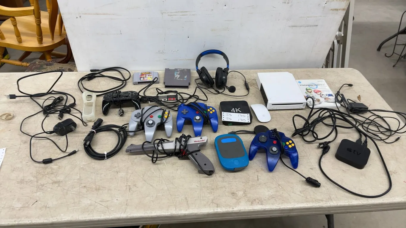 Various Electronics (Nothing is Tested) Apple, Nintendo, Google