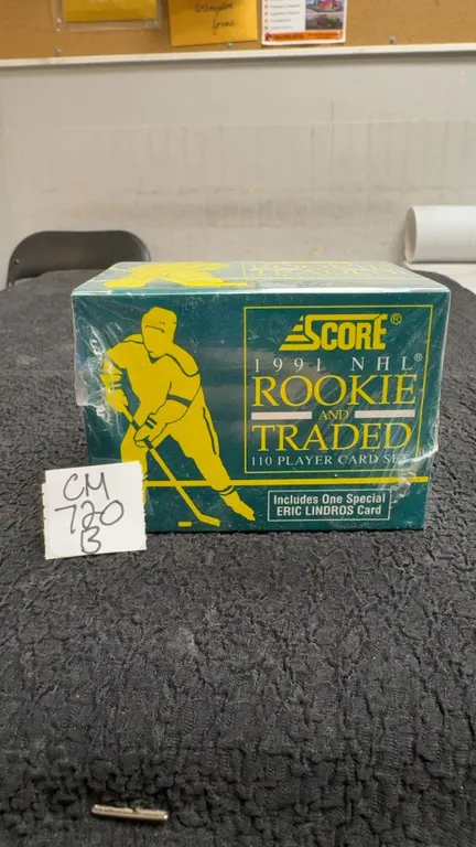 Sealed 1981 Score Rookie And Traded Hockey Set