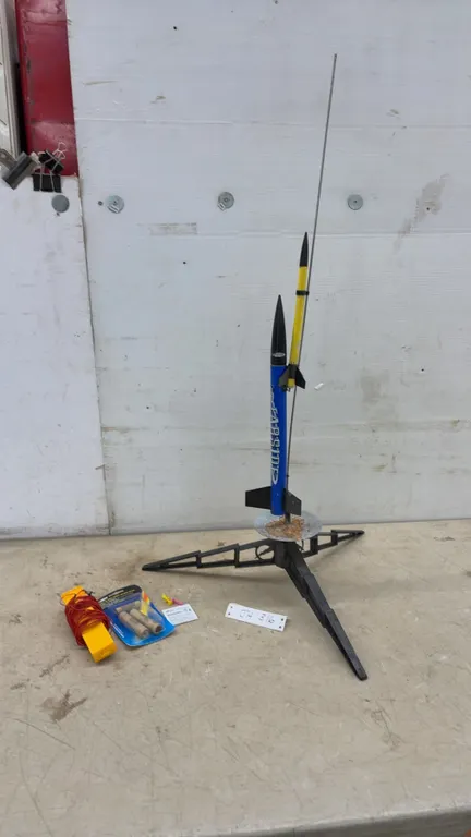 Estes Farside Model Rocket, Yellow Model Rocket, Launch Pad, Igniters