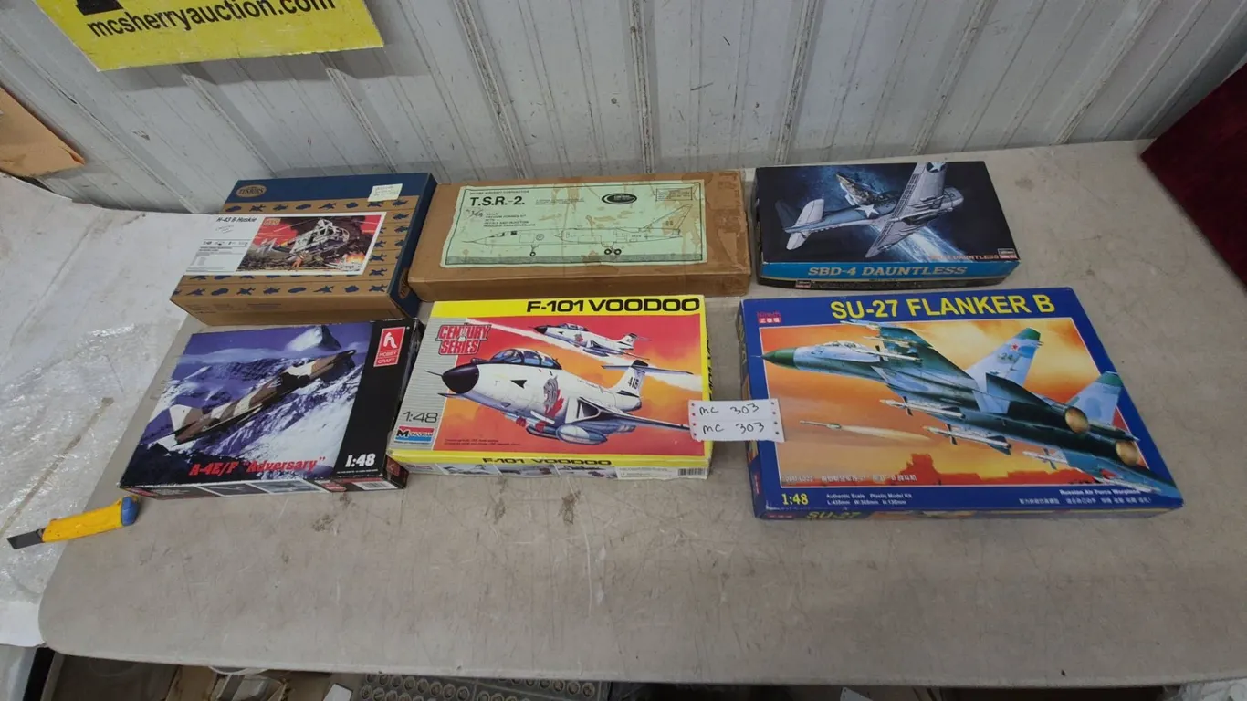 6 Vintage Model Airplane Kits1/48scale: F-101 Voodoo, SU-27 Flanker B, SBD-4 Dauntless