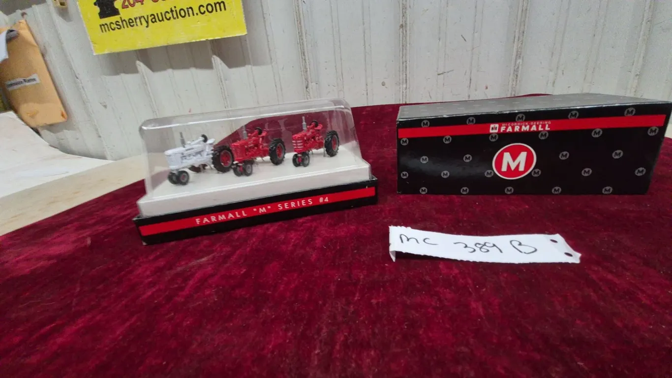 Farmall "M" Series #4 Tractor Set and Original Box