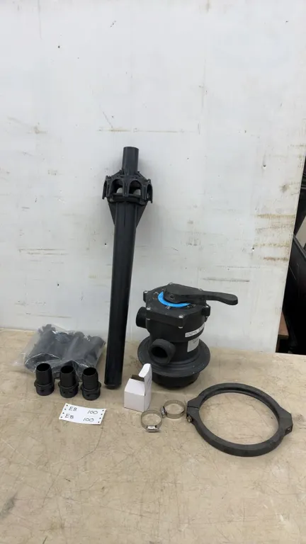 Carvin 39263105 7-Position 1-1/2” Flange Valve, Standpipe, Hoses, and Clamps