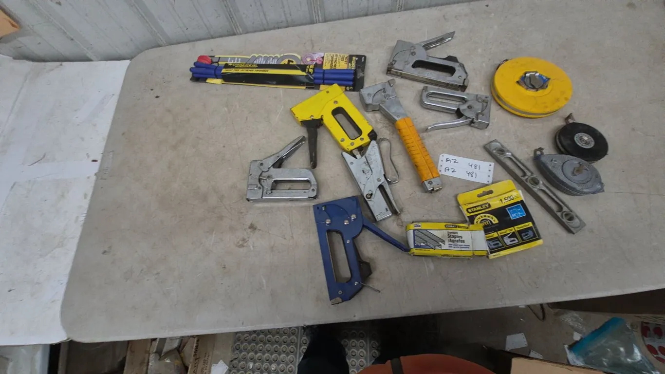 Staple Guns, Stanley Bostitch Staples, Stanley Universal Fit Staples, Levels