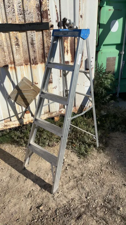 4-1/2ft Lite Aluminum A-Frame Ladder