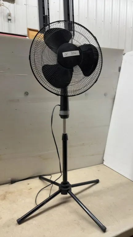 Foshan Jiahe Model SF3-40E 16” Oscillating Stand Fan with Adjustable Tripod Base