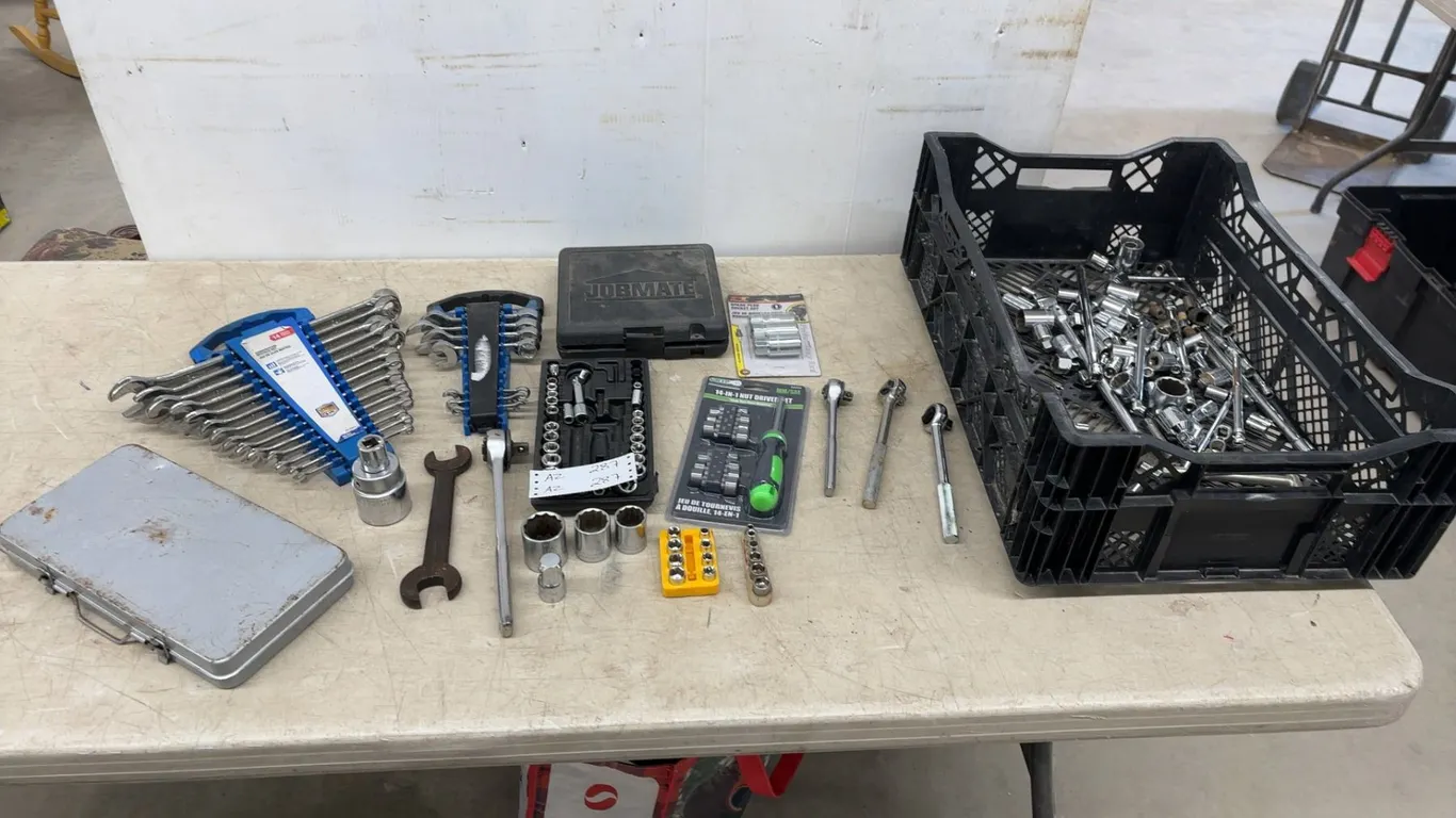 Jobmate Socket Set, Performance Tool Spark Plug Socket Set, Grip 14-in-1 Nut Driver Set