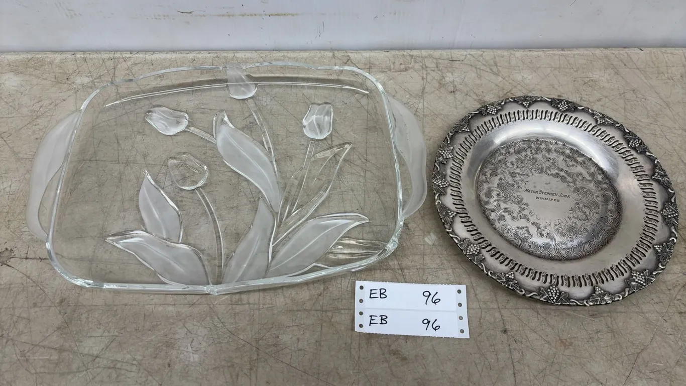 Old English Production Mayor Stephen Juba Winnipeg Silver Plate and Frosted Tulip Glass Tray