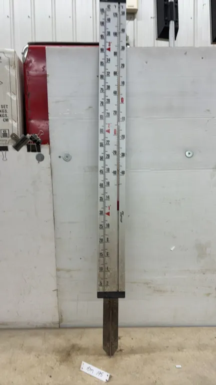 Thermor Frost and Snow Depth Thermometer with Dual Fahrenheit and Celsius Scales