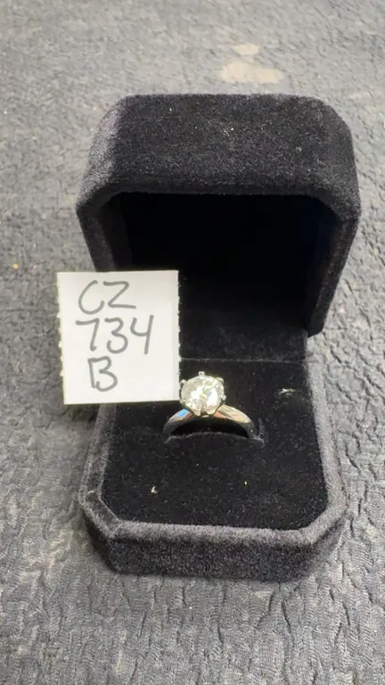 925S 2.0ct Moissanite Lab Diamond Solitaire Ring, Resizeable, 925 Sterling Silver with White Gold
