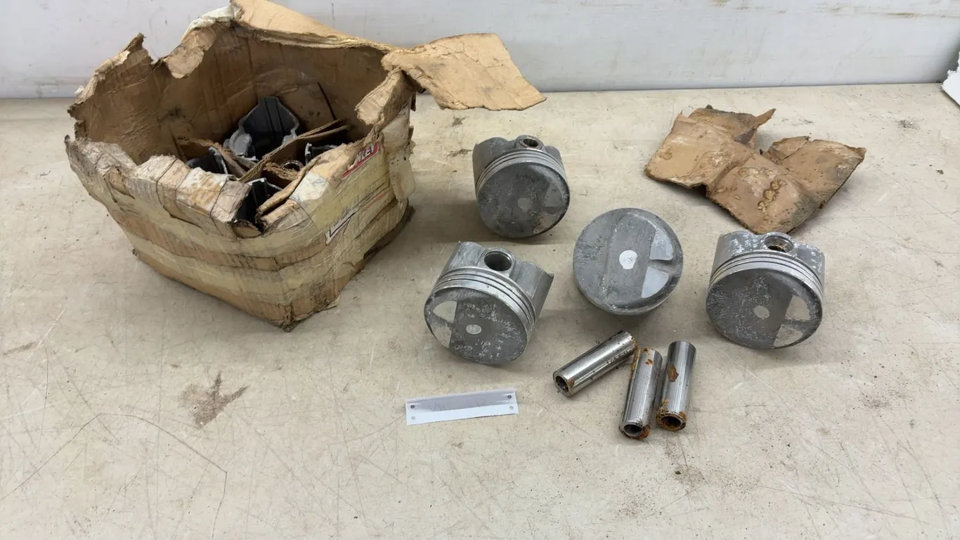 Eight Used Engine Pistons and Wrist Pins for Mopar 383