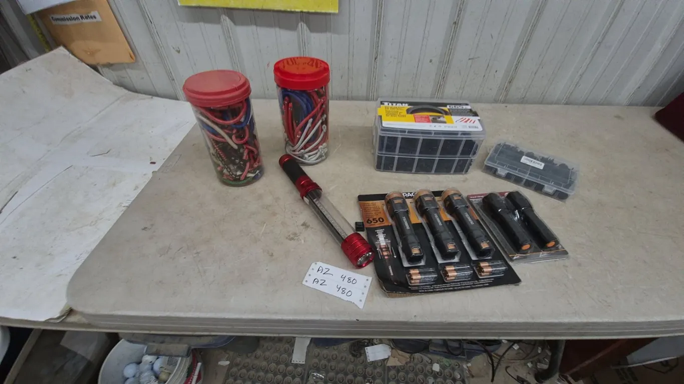 Titan Universal Push Pin Retainer Kit, Duracell and VoltKing Flashlights