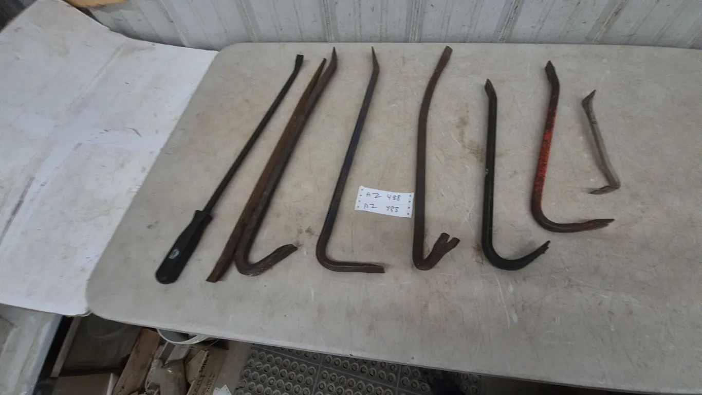 Assorted Pry Bars and wrecking bars /goosenecks