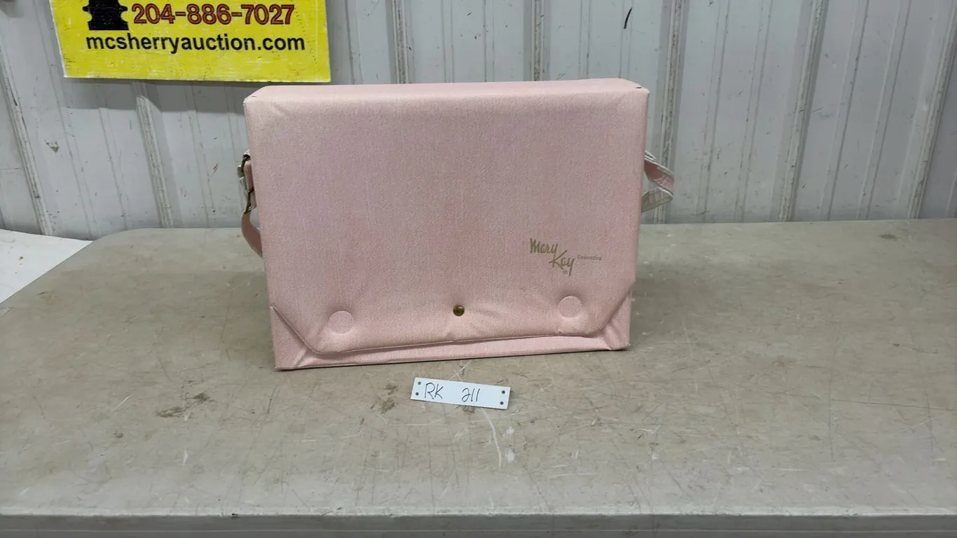Vintage Mary Kay Cosmetics Carrying Case