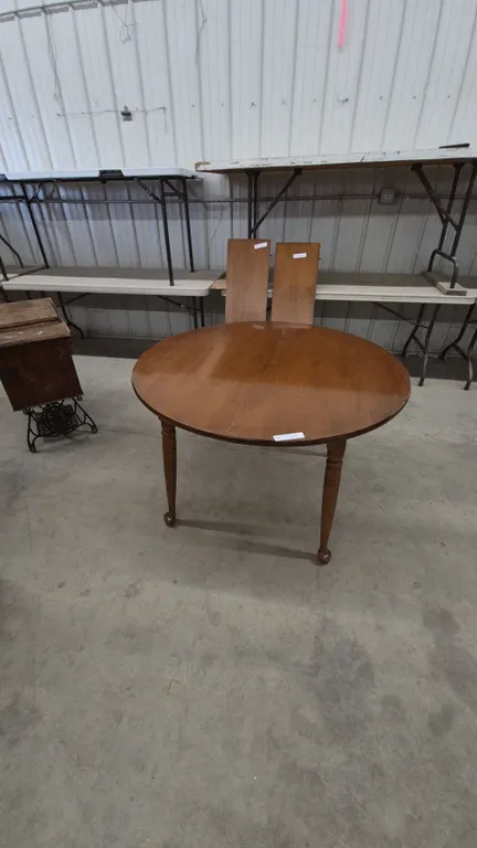 Round Drop-Leaf Dining Table with Two Leaves