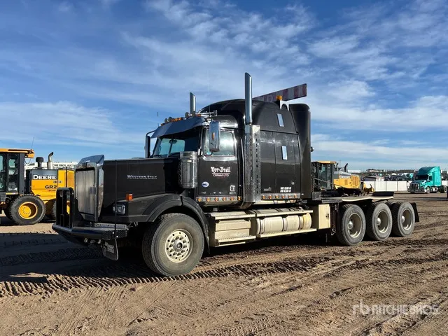 2014 Western Star 4900 8x6 Sleeper Winch Truck