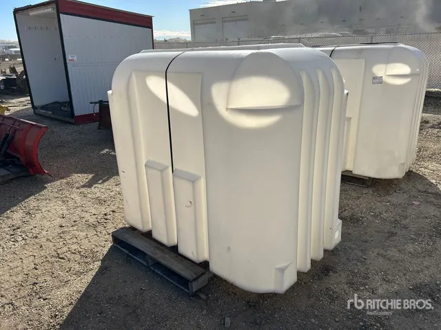 72 in x 40 in x 60 in Poly Water Tank