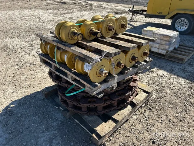 Quantity of Crawler Dozer Rollers - Fits Cat D6RXW Series 1