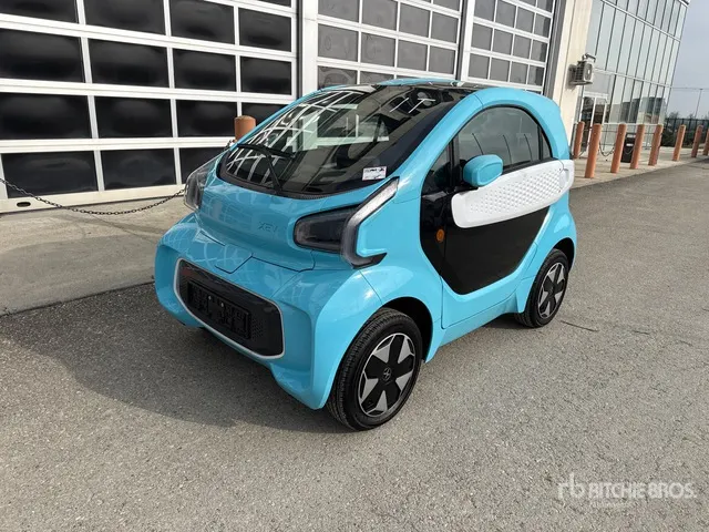 2024 XEV Yoyo electric mini car, 2-seater Automobile