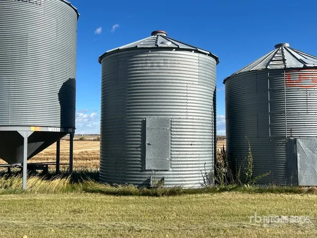 Butler +/- 2000 bu 4 Ring Grain Bin