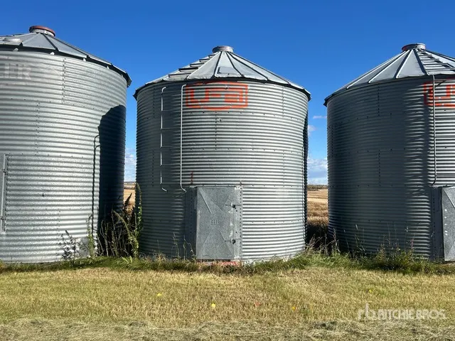 UFA +/- 1650 bu 5 Ring Grain Bin