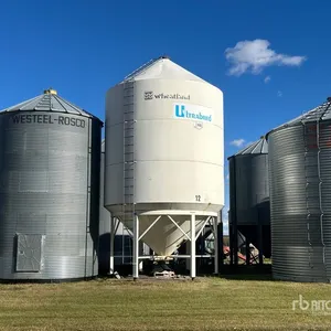 Wheatland 1615E +/- 2200 bu Smooth Wall Hopper Grain Bin