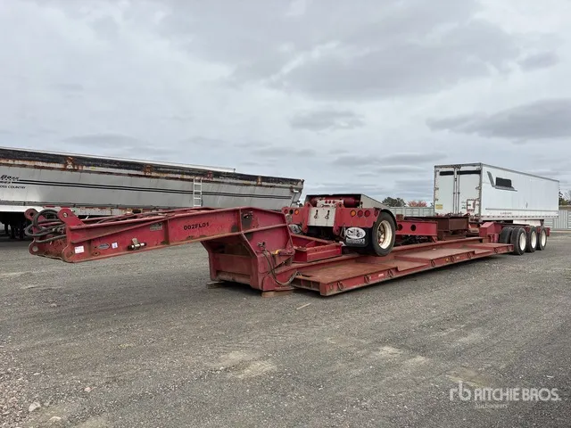 2002 Rogers Tri/A Removable Gooseneck Lowboy Trailer