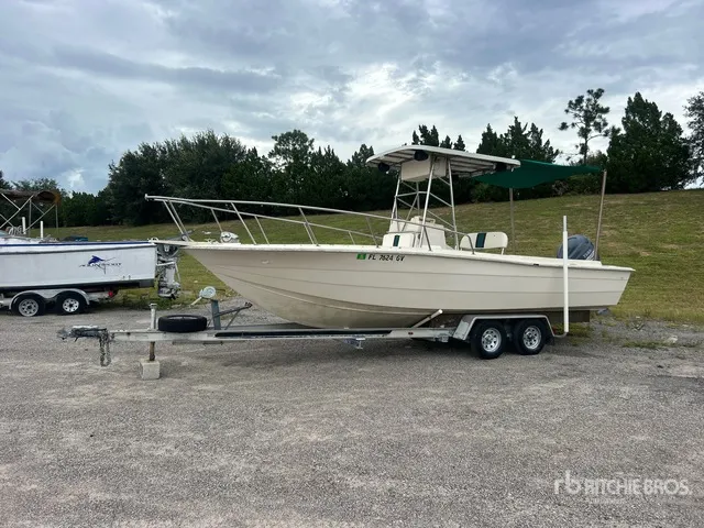 1990 24 ft Fishing Boat