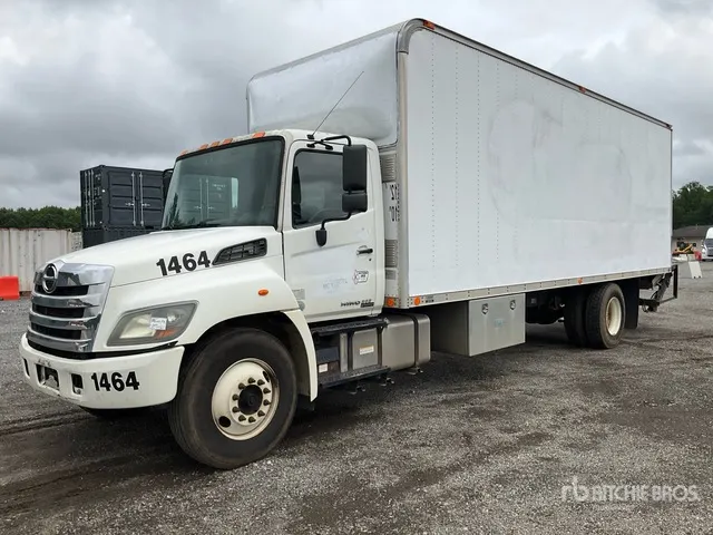 2015 Hino 268 4x2 Van Truck