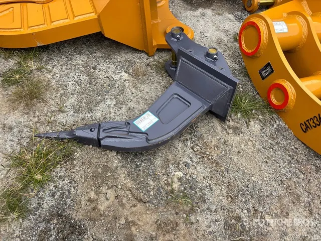 2026 Warrior WR05-06 Excavator Ripper - Fits Cat 305 (Unused)