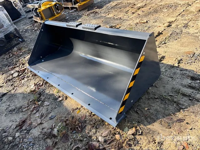 2026 Skyway WSSGB-2000 70 in General Purpose Skid Steer Bucket (Unused)