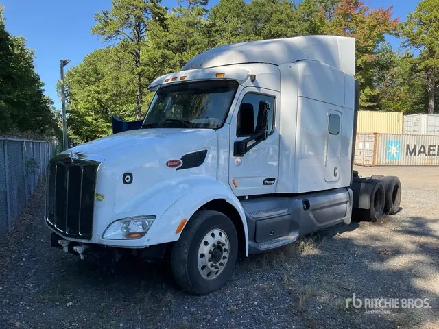 2017 Peterbilt 579 T/A Sleeper Truck Tractor (Inoperable)